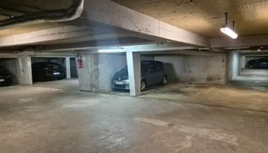 Place de parking sous-terrain 