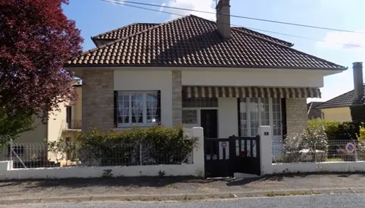 Maison des années 65/70 rénovée avec un jardin clos