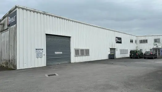Local commercial 830 m²