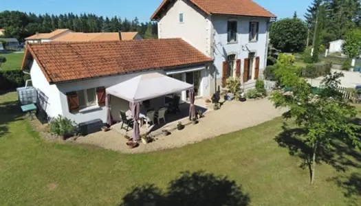 Ancienne Gare avec Superbe Jardin et Bois 