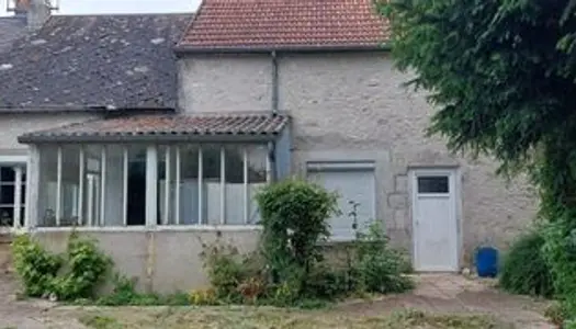 Corps de ferme a rénover dans un environnement calme et arboré de 2000m2 