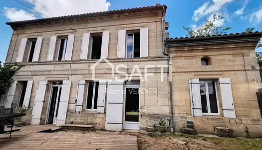 Maison en pierres, fond d'impasse, grande séjour 