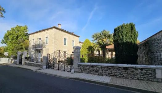 Maison 7 pièces 221 m²