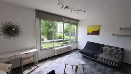 Studio meublé dans résidence 