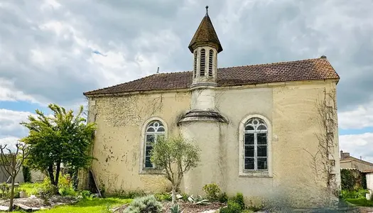 Transformez une chapelle chargée d'histoire en une résidence exceptionnelle dans le charmant 
