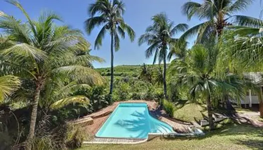 Villa T5 de 110m² avec piscine + dependance 