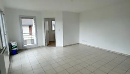 Appartement situé dans quartier calme et résidence sécurisée 