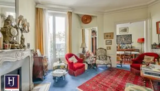 EXCLUSIVITE - MUETTE/PASSY - 92 m² au 3e étage d'un immeuble ancien avec gardienne