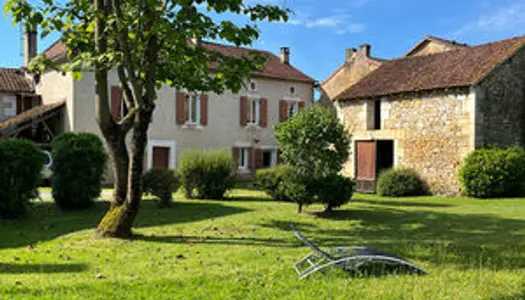 A vendre ensemble immobilier sur SAVIGNAC LES EGLISES 24420 