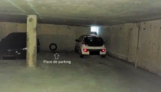 Place de parking couverte fermee securisee 