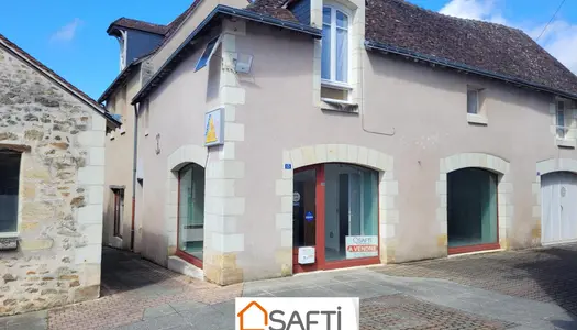 LOCAL COMMERCIAL coeur de marché avec Sanitaires 