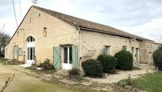 Belle maison en pierre, 4 chambres, 2 piscines, balnéo 