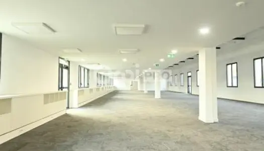 Bureau 659 m²