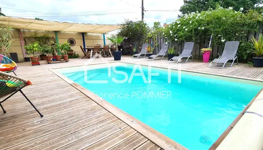 Maison de plain-pied avec piscine et terrasse à Talence 