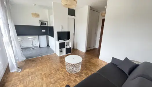 Studio 1 pièce 25 m² 