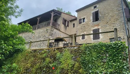 Jolie Maison En Pierre Au Coeur D'un Joli Village Dans La Vallee Des Vignobles 