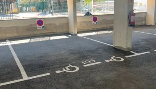 Parking pmr avec locataire place vente terme ou normal