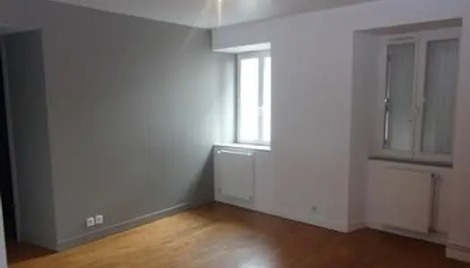 Appartement F2 lumineux BOURGANEUF