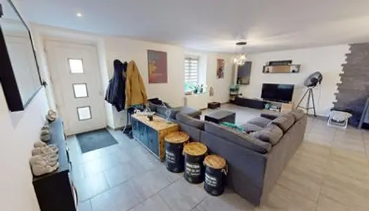 Maison F5 de 164 m², 3 chambres, 2 terrasses, véranda, piscine, jardin à Gandrange