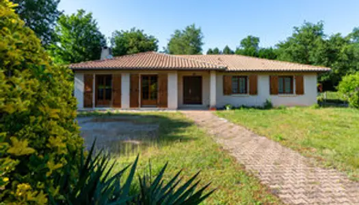 Maison familiale de plain pied, jardin, piscine 