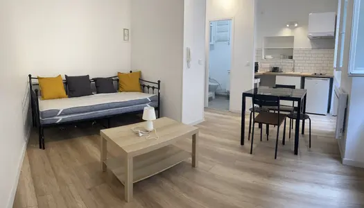 Studio 1 pièce 20 m² 