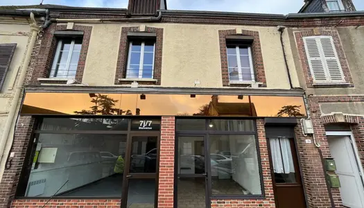 Vente Immeuble 131 m² à Breteuil 175 000 €