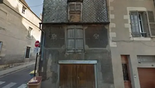 Immeuble dans l'hyper centre de Nevers a rénover