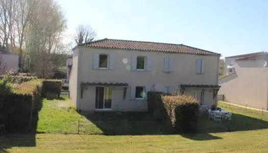 Chambre Meublée à Louer en Colocation dans maison proche ligne de bus