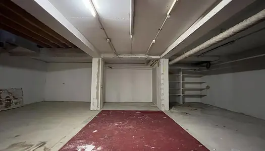 Parking/Garage/Box 153 m²