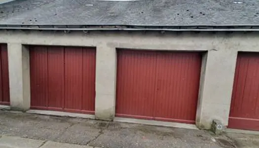 Box garage parking stockage 17m2 au sol 