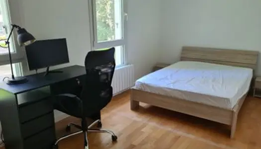 Chambre colocation meublée Rennes Gayeulles