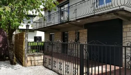 Maison d'Habitation rénovée - 7 pièces (dont 4 chambres) - 110 m² + Garage 70m² - Quartier 