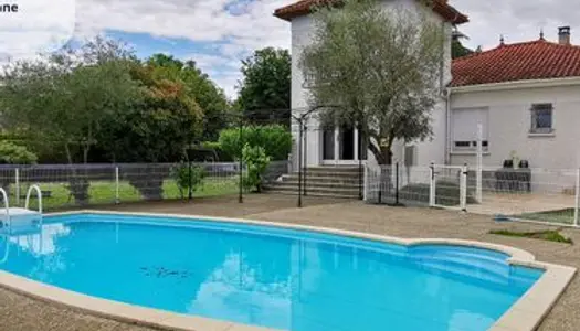 Superbe Maison T6 avec piscine et garage à Uzos à 10min de Pau 