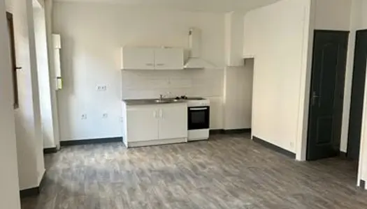 Appartement T2 2 pièces 40m² centre-ville proche commerces rez-de-chaussée RDC 