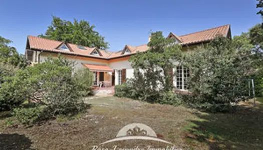 Maison 8 pièces 257 m²