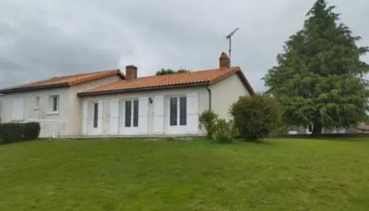 Jolie Maison à Vendre avec 2.2 ha de prairie 