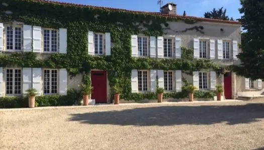 Propriété de caractère XVIIIe siècle, 15 mn Angoulême centre