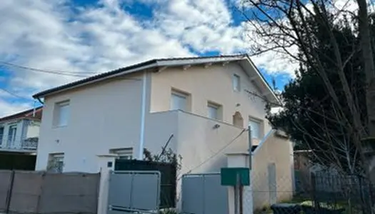 Location premier étage maison T4 Roussillon