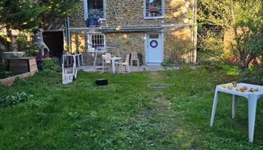 Loue Belle meulière avec jardin à Chelles - 5 chambres, 135m² 