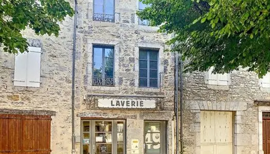 Maison de ville à rénover avec local commercial lo