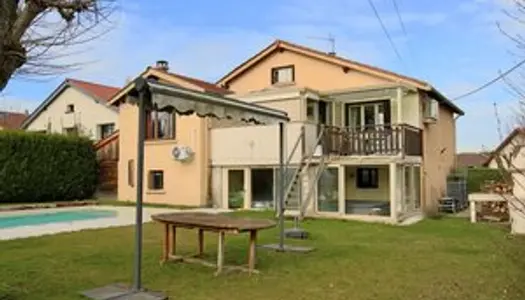 Maison familiale de 140 m² - 7 pièces - CHAPONOST