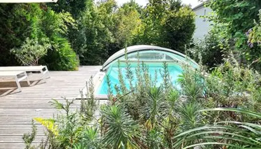 Maison 8 pièces 240m2 avec piscine