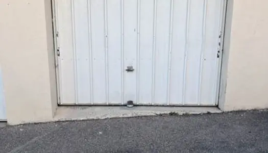 Parking / Box / Garage dans résidence privée les Sauges 