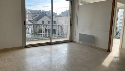 Bureaux 5 pièces 105 m² 