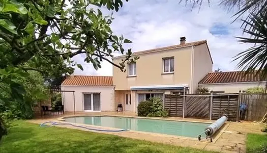 Maison 7 pièces 227 m² 