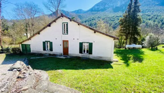 AXAT: charmante maison de montagne avec jardin de 800 m2