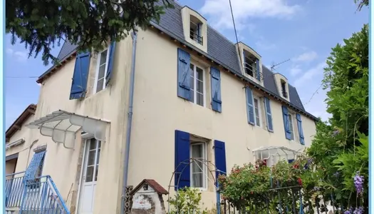 Dpt Deux Sèvres (79), à vendre NANTEUIL maison P de 188 m²