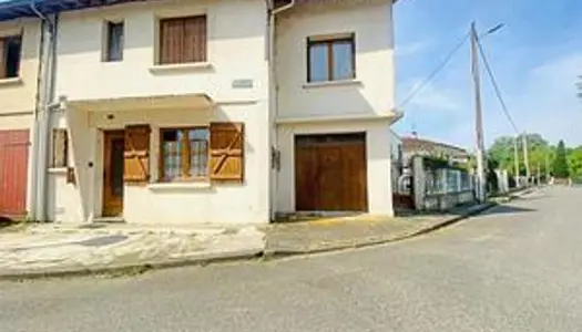 Maison À Vendre 5 Pièces avec Jardin et Garage 