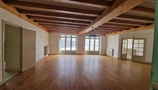 Maison 1 pièce 680 m²