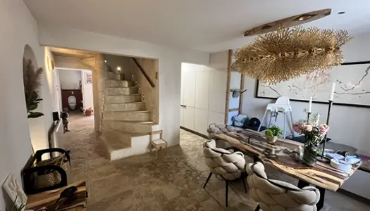 À Vendre : Maison de Charme Entièrement Rénovée au Coeur de Tarascon 